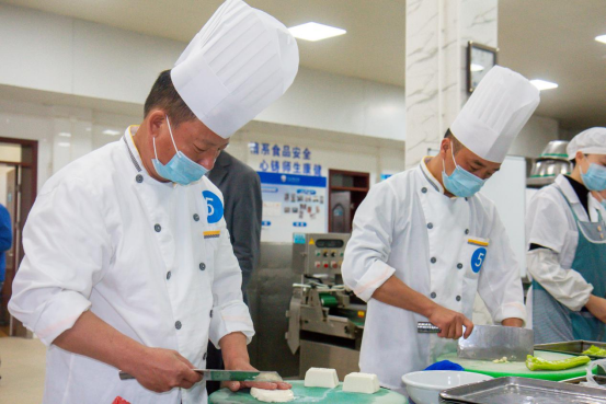 南海教育集团举办首届食堂厨艺比赛
